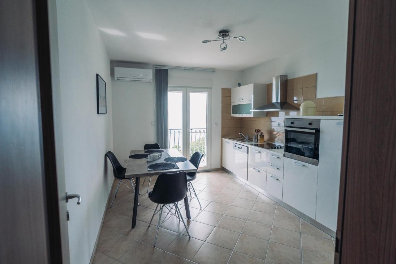 Apartmani Josip Подстрана Екстер'єр фото